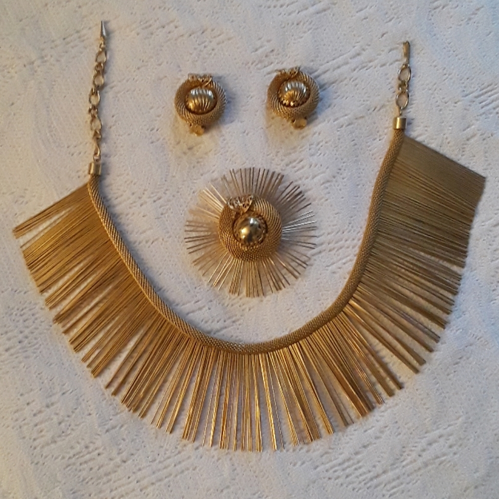 Vintage choker, brooch and earring set